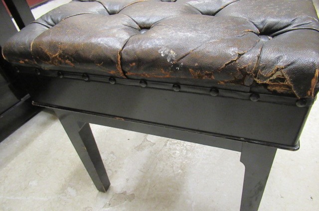 A BLUTHNER UPRIGHT PIANO. c.1925 Image