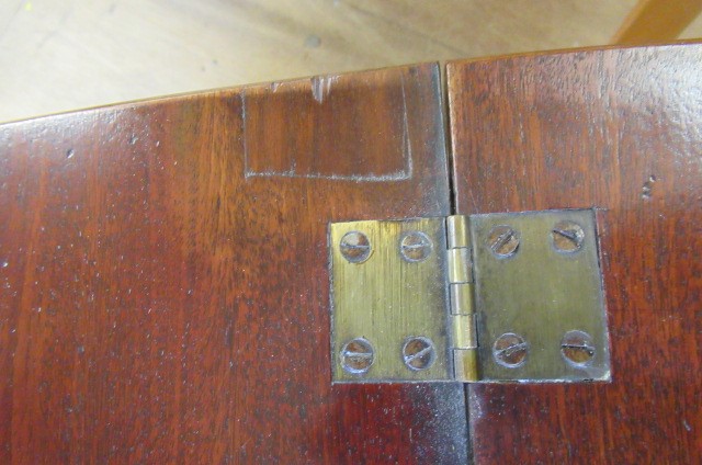 A GEORGIAN MAHOGANY FOLDING TEA TABLE Image