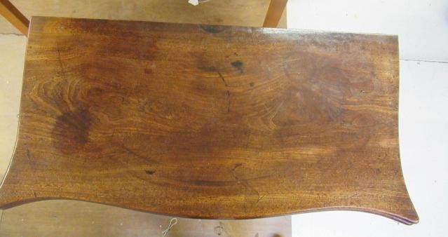 A GEORGIAN MAHOGANY FOLDING TEA TABLE Image