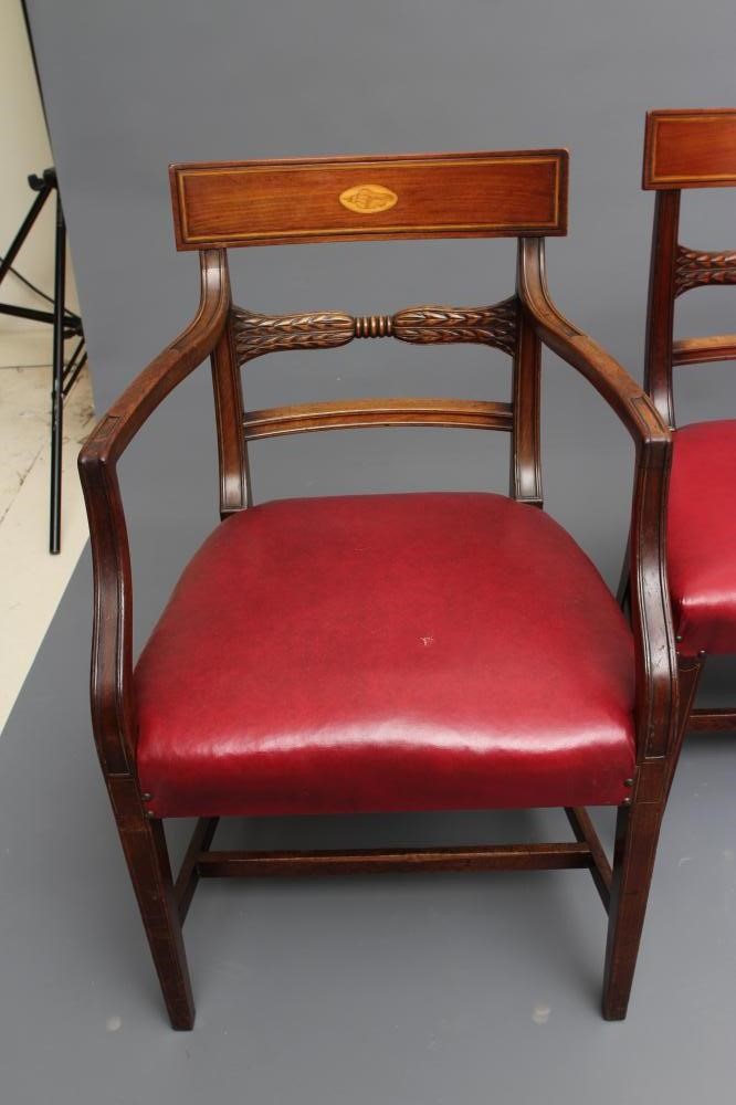A SET OF SIX GEORGIAN MAHOGANY DINING CHAIRS Image