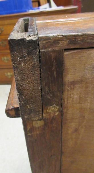 A GEORGIAN SMALL OAK POT BOARD DRESSER Image