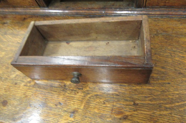 A GEORGIAN SMALL OAK POT BOARD DRESSER Image