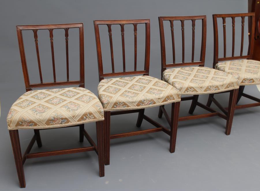 A SET OF SIX GEORGIAN MAHOGANY DINING CHAIRS of Sheraton type Image