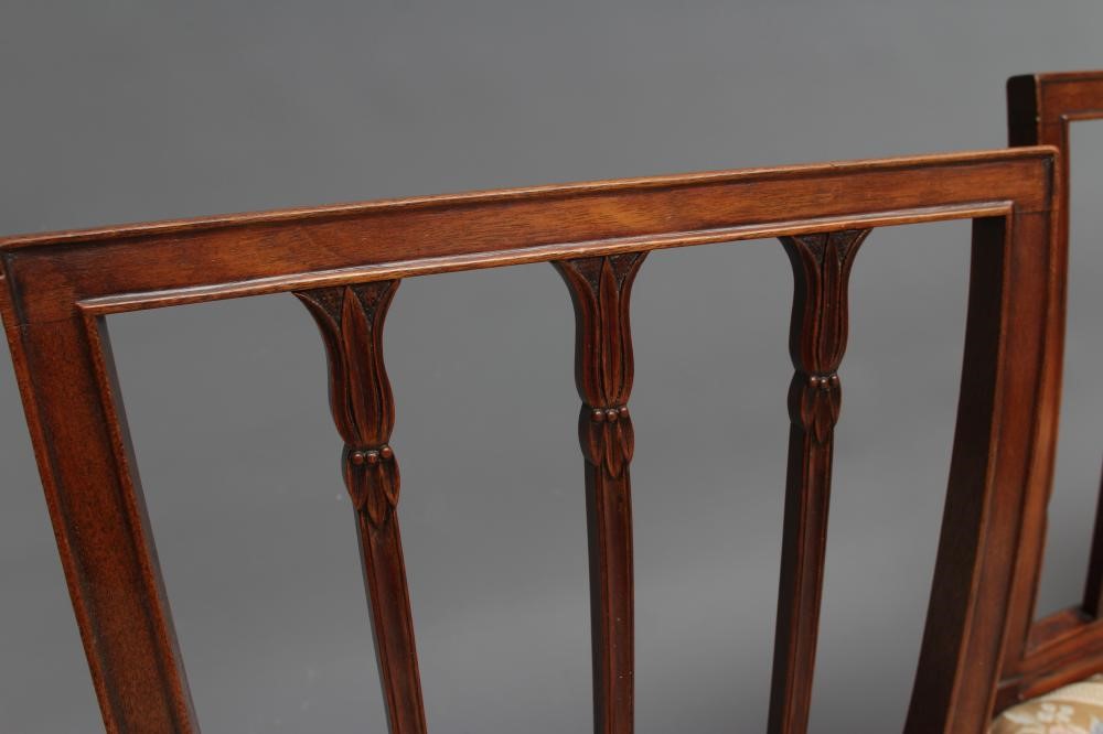 A SET OF SIX GEORGIAN MAHOGANY DINING CHAIRS of Sheraton type Image