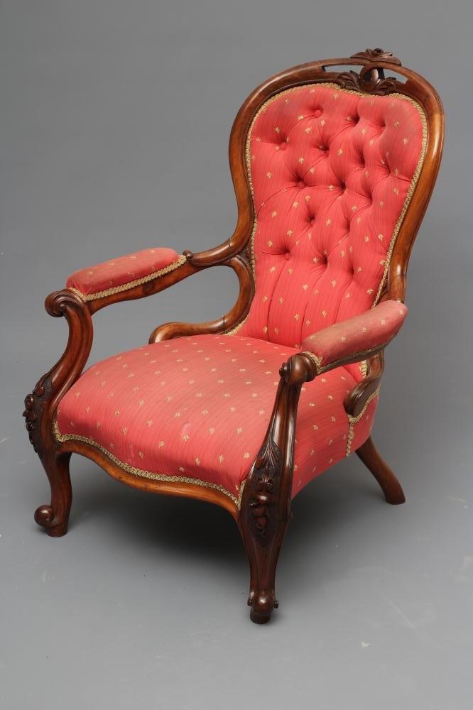 A VICTORIAN WALNUT FRAMED SALON CHAIR of spoon back form Image