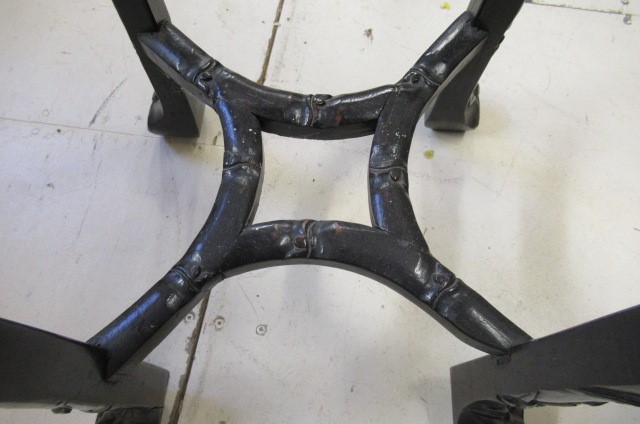 A CHINESE PADOUK WOOD JARDINIERE STAND Image