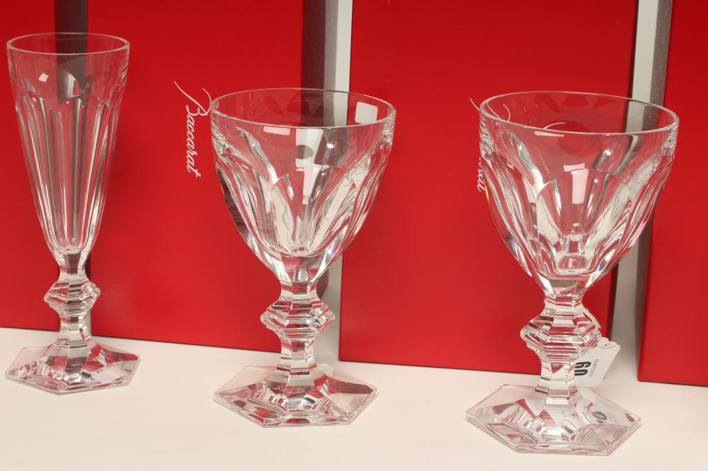 A COLLECTION OF BACCARAT GLASS HARCOURT PATTERN TABLEWARE Image
