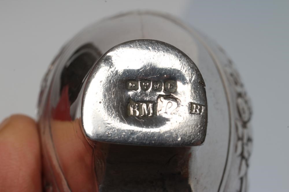 AN EDWARDIAN SILVER LARGE NOVELTY SHOE PIN CUSHION Image