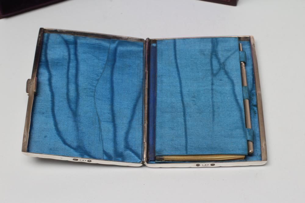 A VICTORIAN SILVER AIDE MEMOIRE Image