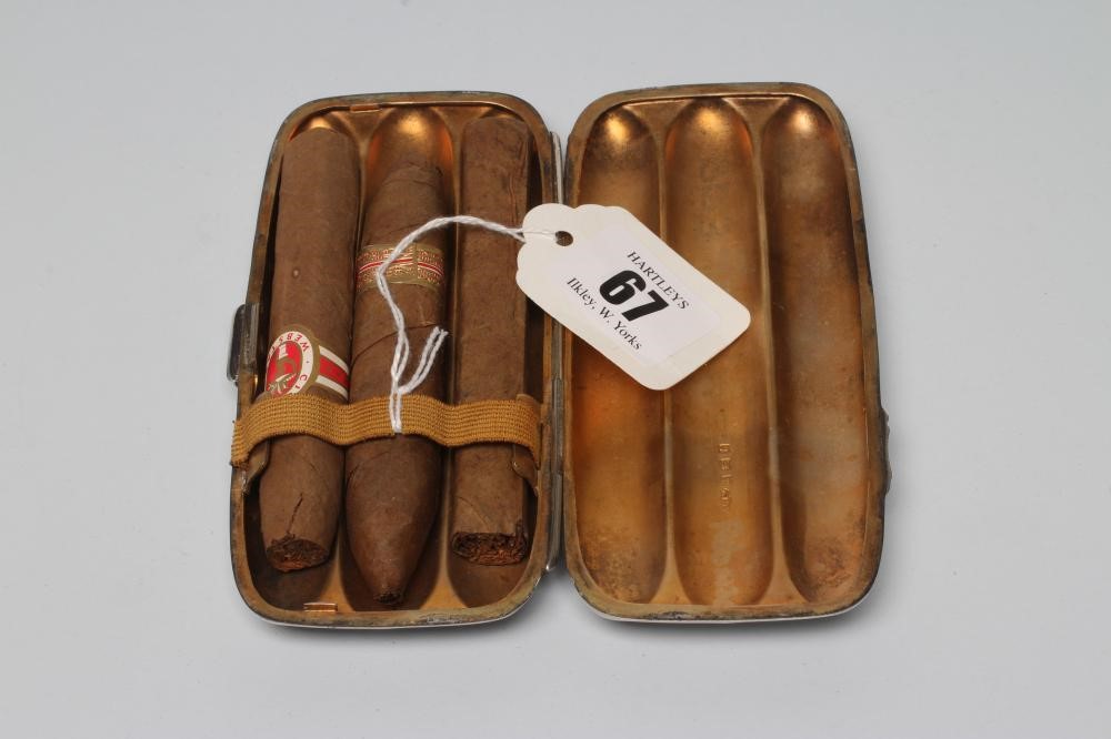 A SILVER TRIPLE CIGAR CASE Image