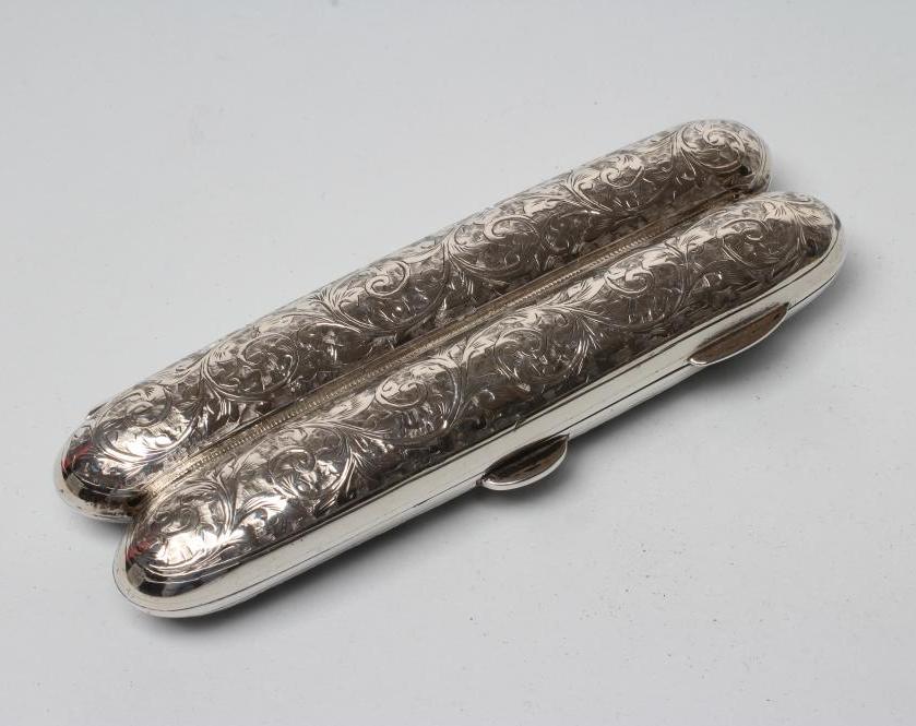 A LATE VICTORIAN SILVER DOUBLE CIGAR CASE Image