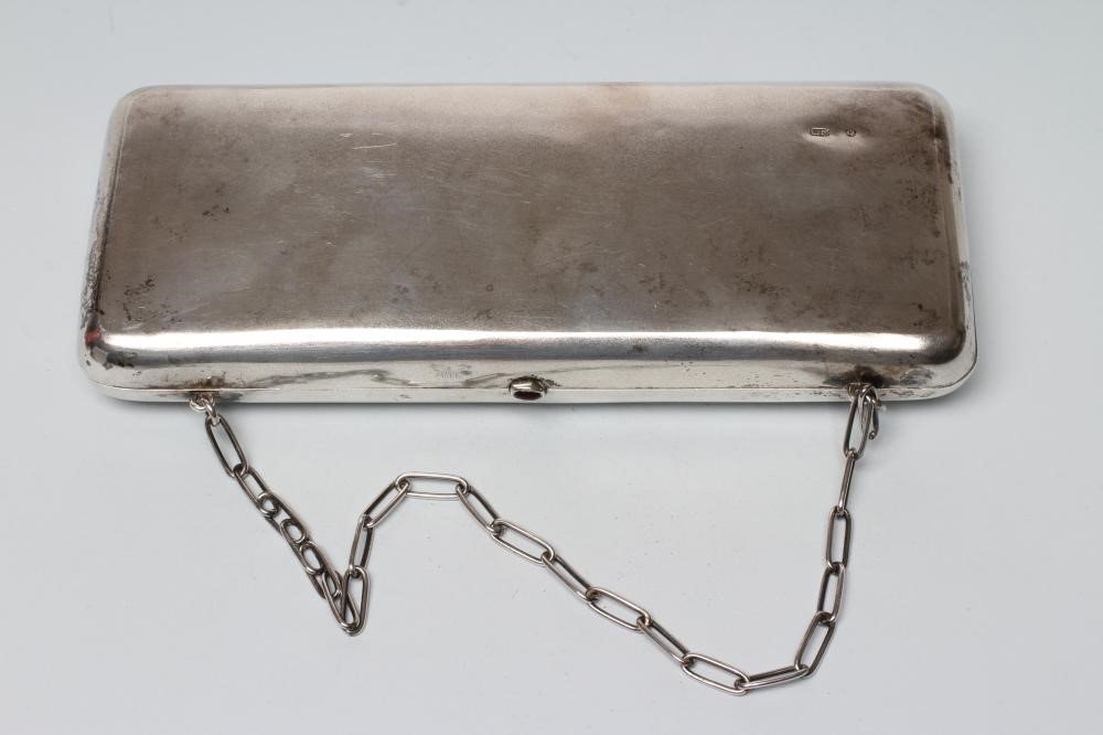 A LATVIAN WHITE METAL EVENING PURSE Image