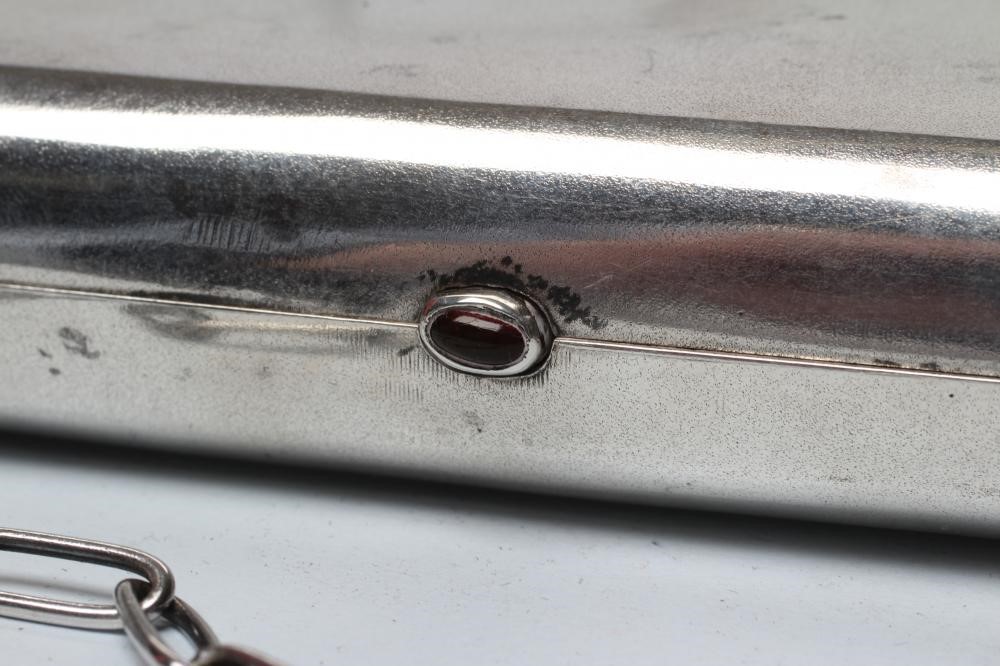 A LATVIAN WHITE METAL EVENING PURSE Image