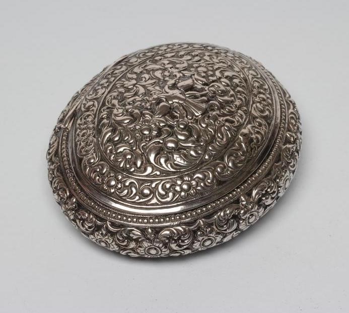 A WHITE METAL BOX Image