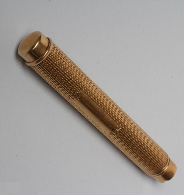 AN 18CT GOLD TELESCOPIC PENCIL Image
