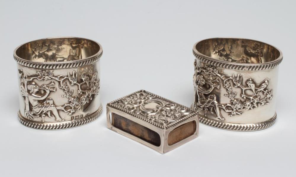A PAIR OF LATE VICTORIAN SILVER NAPKIN RINGS Image