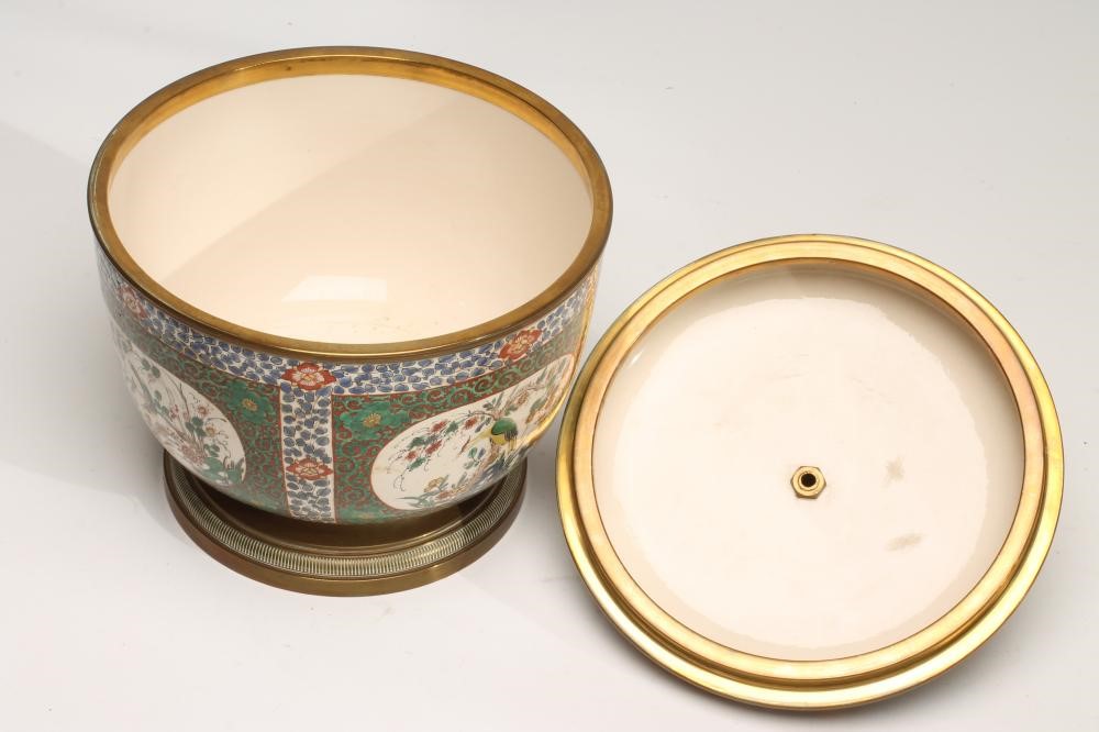 A JAPANESE EARTHENWARE LARGE BOWL AND COVER of plain rounded cylindrical form Image