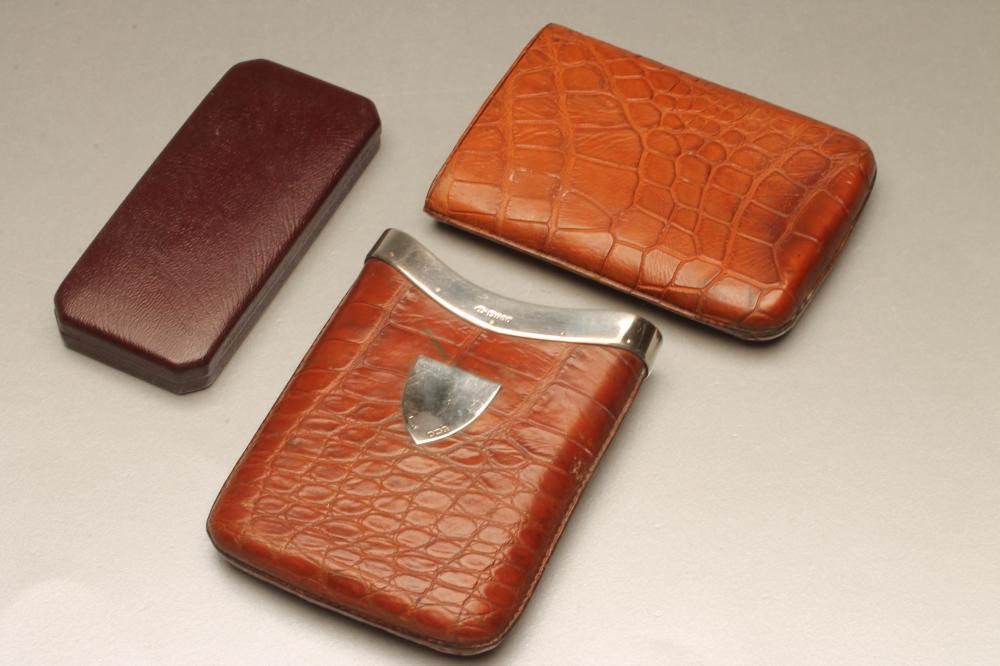 A DUNHILL SILVER CIGARETTE HOLDER Image