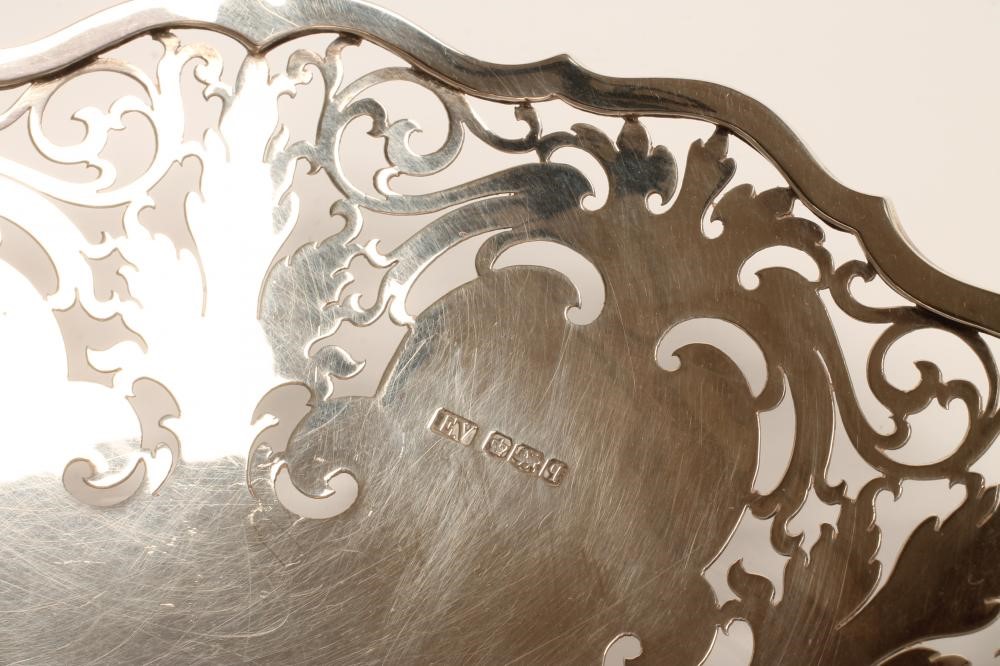 A SILVER FRUIT DISH Image