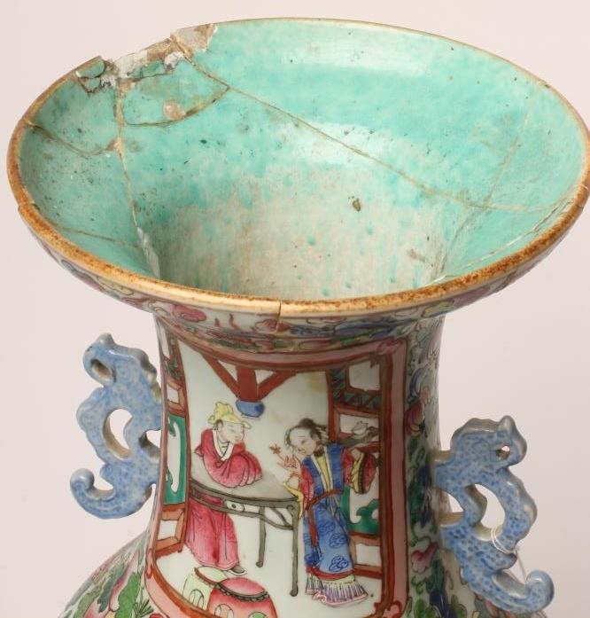 A CANTONESE PORCELAIN VASE of baluster form with open scroll flat handles Image