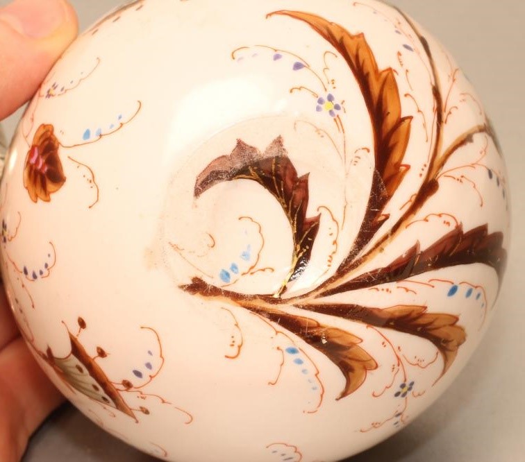 A VICTORIAN SILVER MOUNTED PALE PINK OVERLAY GLASS EAU DE TOILETTE BOTTLE Image