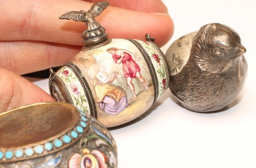 A RUSSIAN CLOISONNE ENAMEL SMALL KOVSH Image