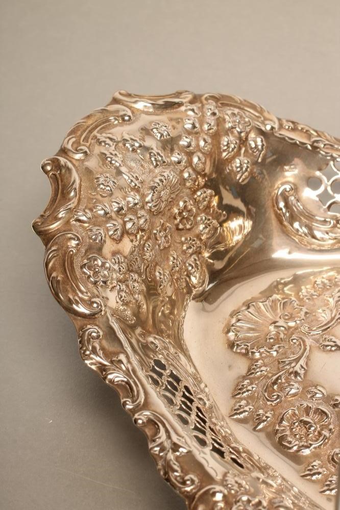 AN EDWARDIAN SILVER FRUIT BASKET Image