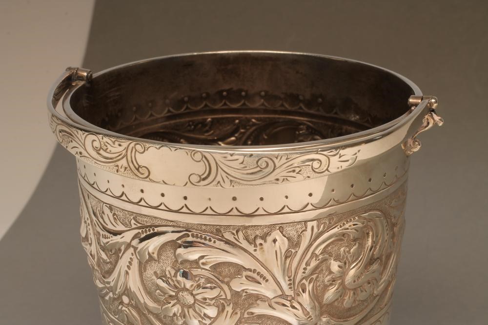 A LATE VICTORIAN SILVER ICE BUCKET WITH MATCHING TONGS AND LINER Image