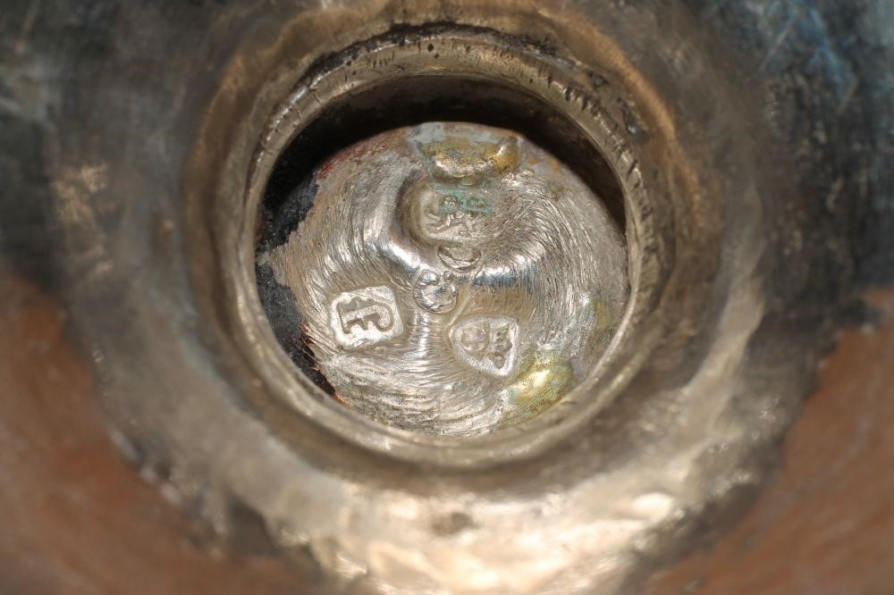 A GEORGE IV SILVER SUGAR BASKET Image