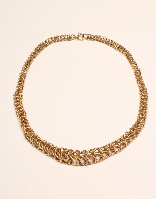 A 9CT GOLD FANCY GRADUATED CIRCULAR LINK NECKLACE Image