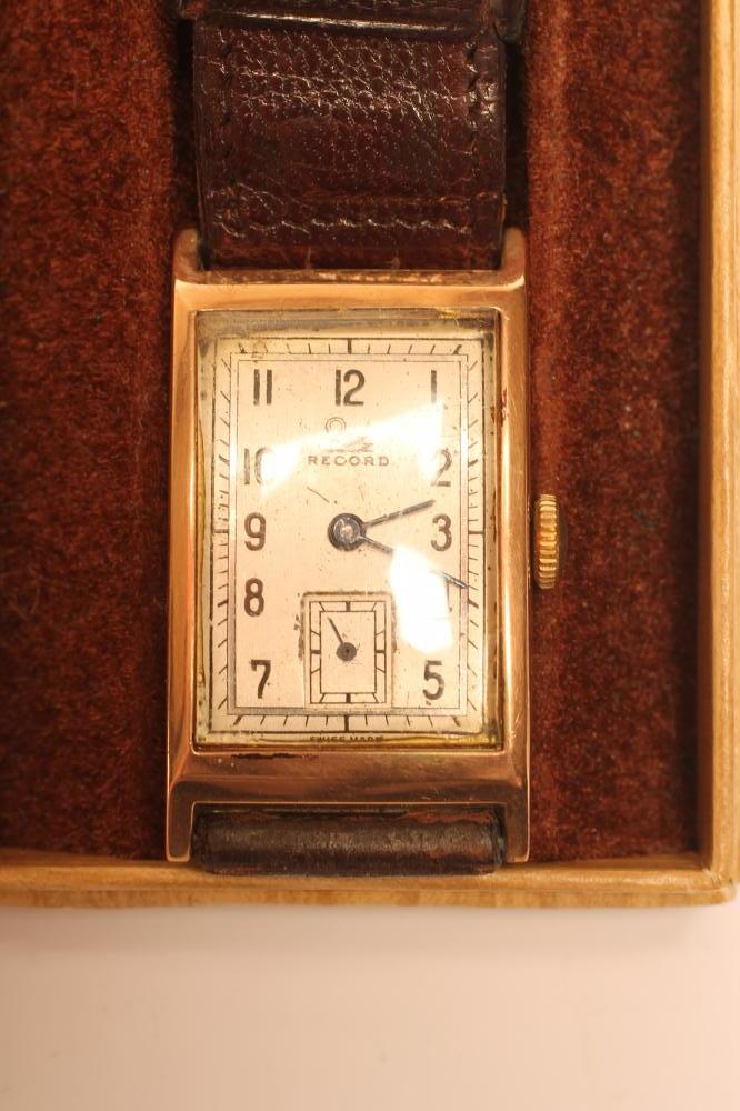 A GENTLEMAN'S 9CT GOLD RECORD WRISTWATCH Image