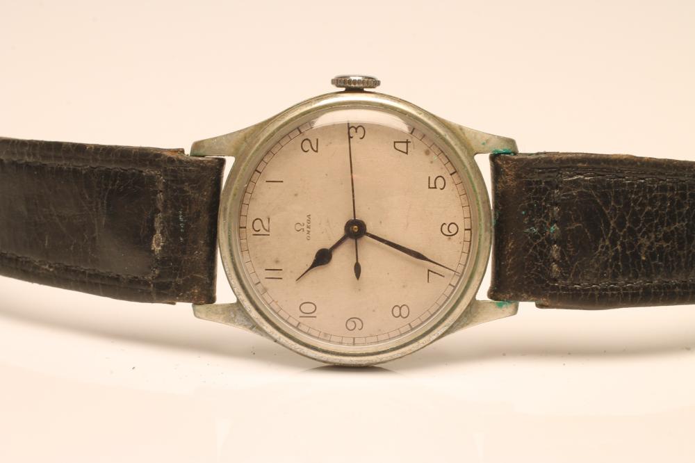 A MILITARY ISSUE OMEGA WRISTWATCH Image