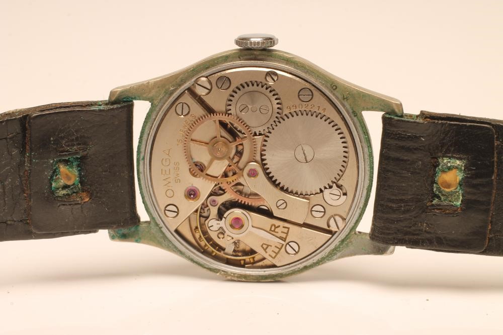 A MILITARY ISSUE OMEGA WRISTWATCH Image