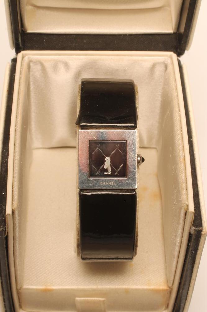 A LADY'S CHANEL "MATELASSE" QUARTZ WRISTWATCH Image