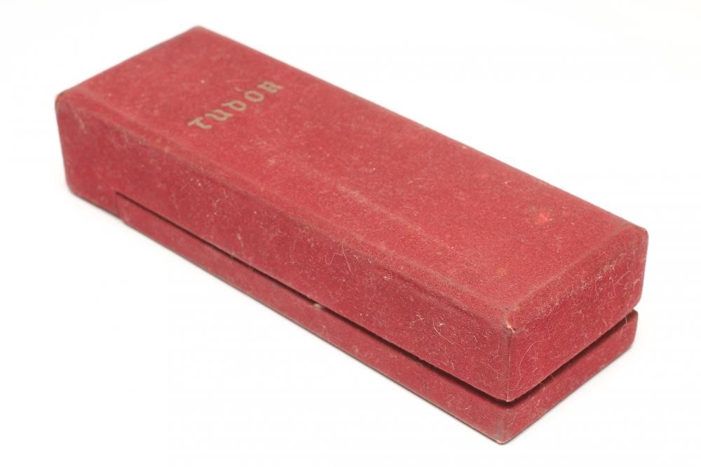 A GENTLEMAN'S TUDOR OYSTER PRINCE ROTAR SELF-WINDING WRISTWATCH Image