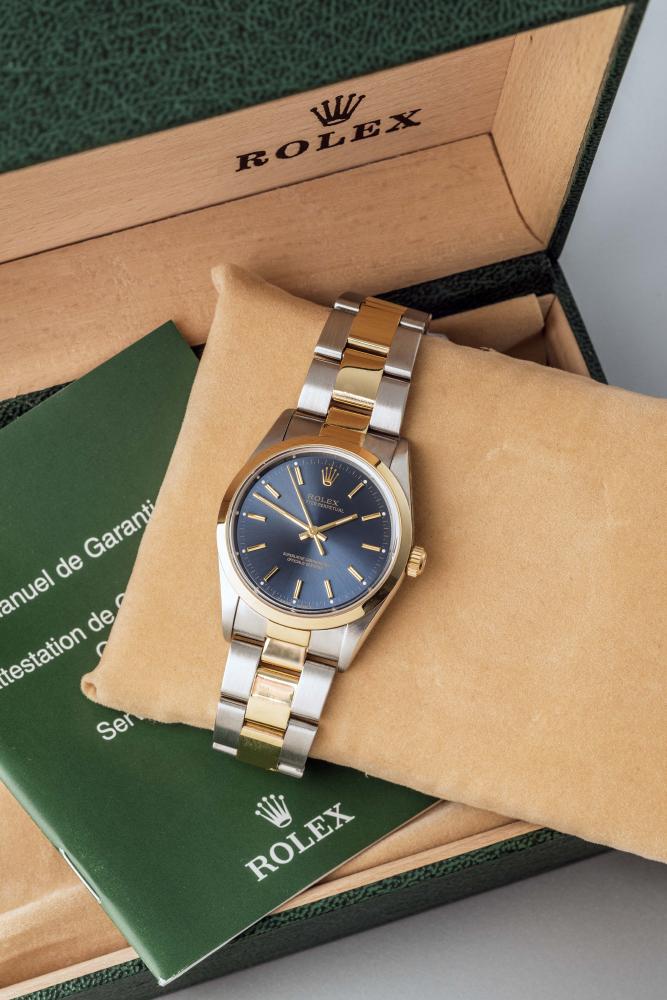 A GENTLEMAN'S ROLEX OYSTER PERPETUAL CHRONOMETER Image