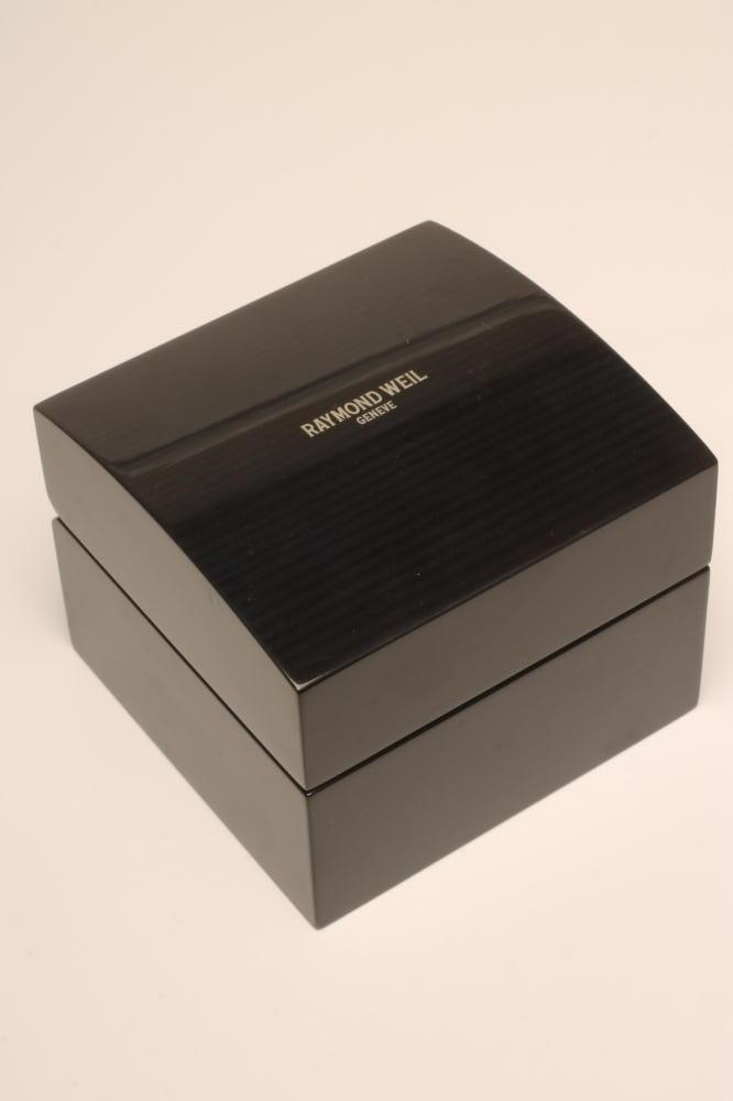 A GENTLEMAN'S RAYMOND WEIL "COLLECTION PARSIFAL" SELF-WINDING CHRONOGRAPH Image