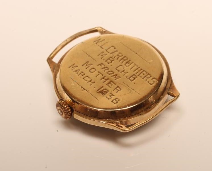 A GENTLEMAN'S 9CT GOLD OMEGA WRISTWATCH Image