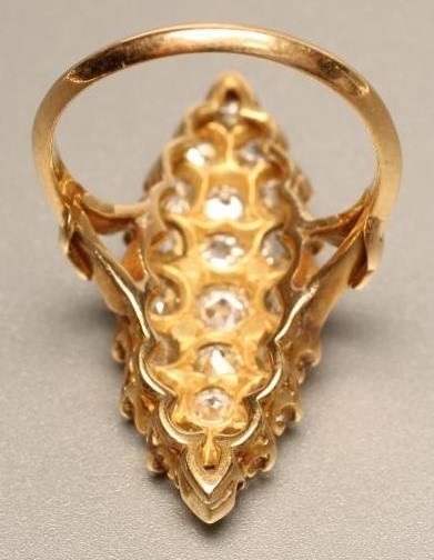 A DIAMOND MARQUISE PANEL RING Image