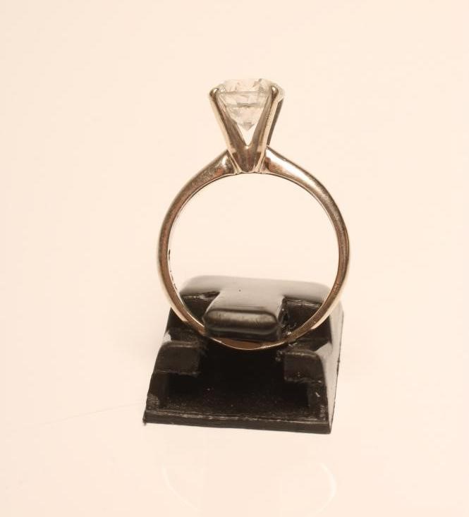 A SOLITAIRE DIAMOND RING Image
