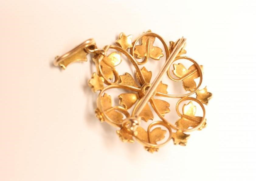 A LATE VICTORIAN SNOWFLAKE PENDANT/BROOCH Image