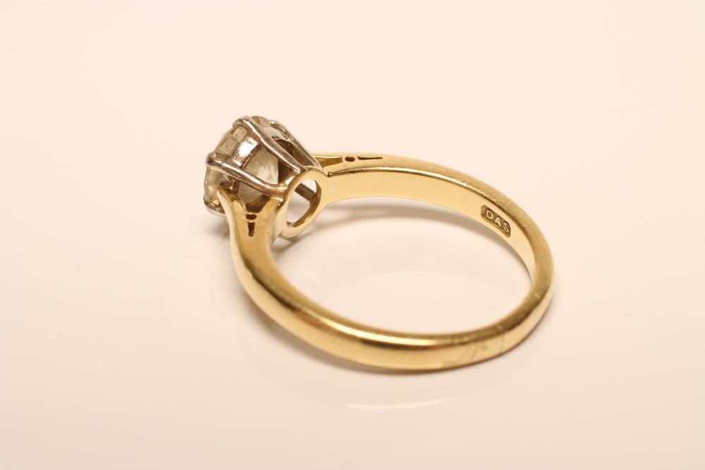 A SOLITAIRE DIAMOND RING Image