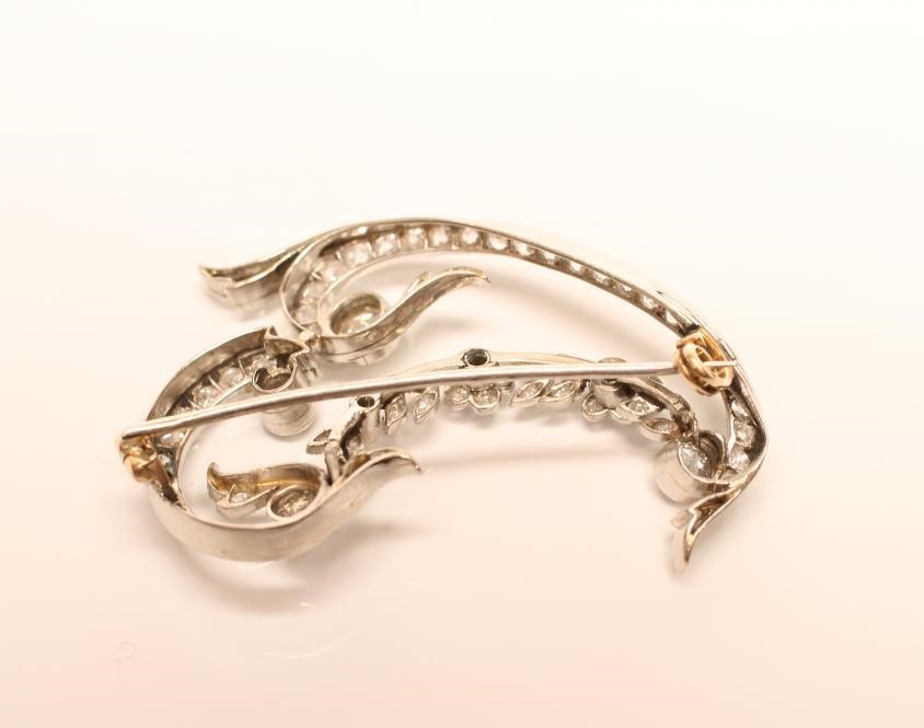AN EDWARDIAN DIAMOND BROOCH Image