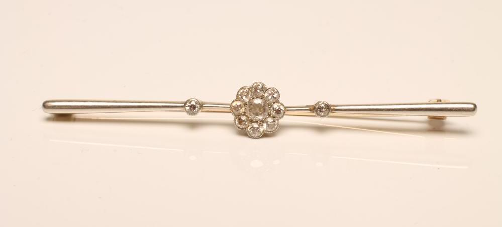 AN ART DECO PROPELLOR BROOCH Image