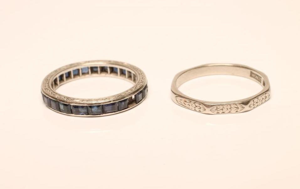 A SAPPHIRE ETERNITY RING Image