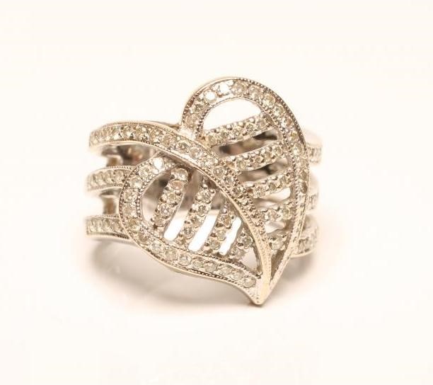A DIAMOND COCKTAIL RING Image