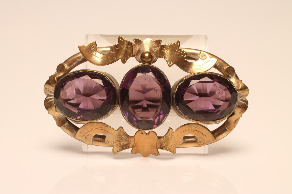 A VICTORIAN AMETHYST BROOCH Image