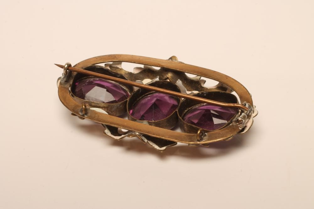 A VICTORIAN AMETHYST BROOCH Image