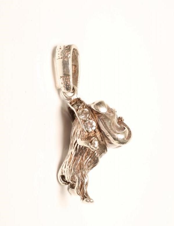 A MODERN CAST SILVER NOVELTY BULLDOG PENDANT with diamond set eyes and collar and with engraved bale Image