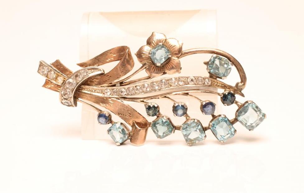 A COCKTAIL BROOCH Image